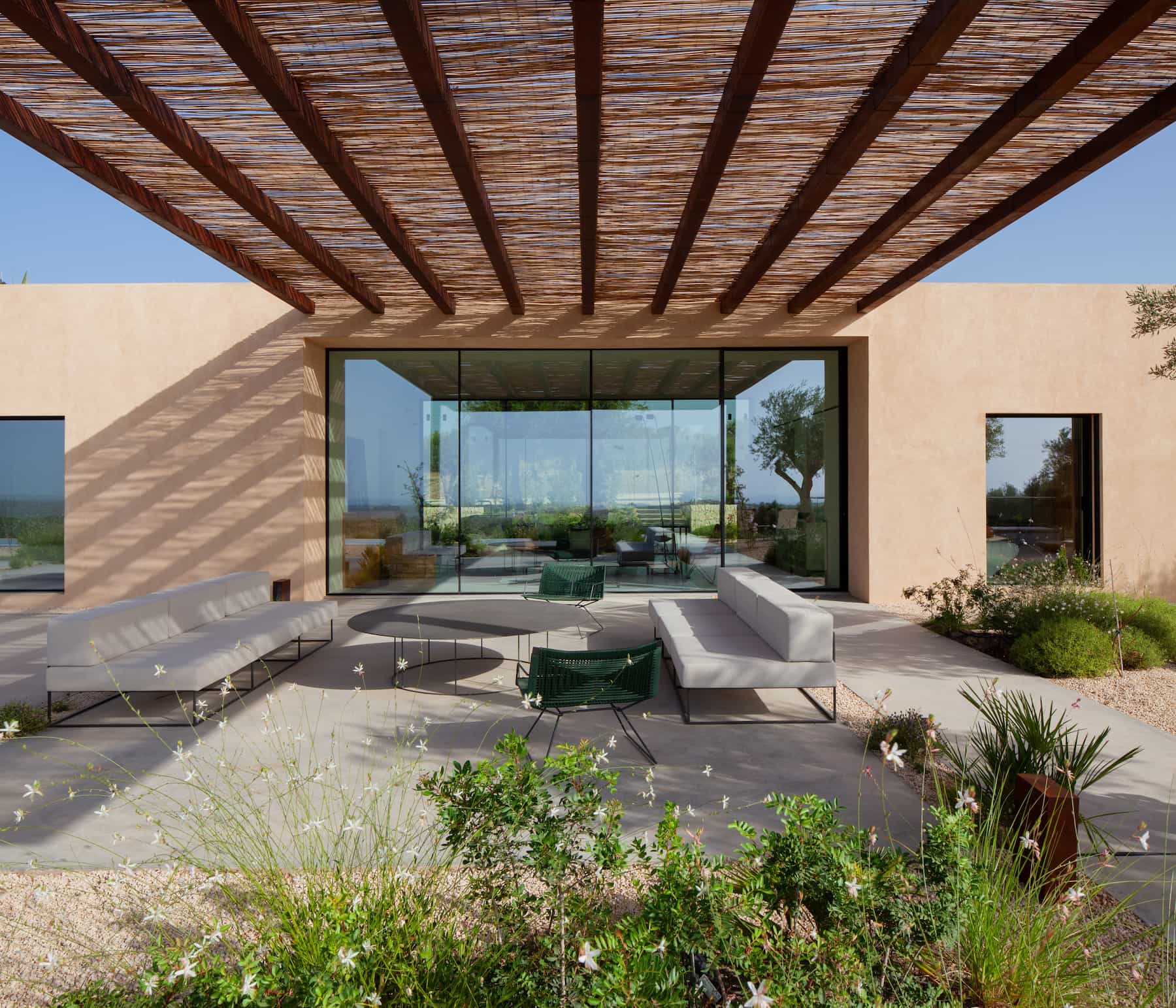Villa Idda continuità fra interni ed esterni